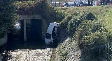 Küçükçekmece'de Direksiyon Eğitimi Kazası: Öğrenci Yaralandı
