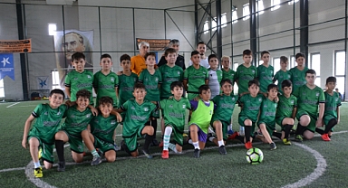 Küçükçekmece Yeşilova Esnafspor Futbol Akademi Kayıtları Devam Ediyor.