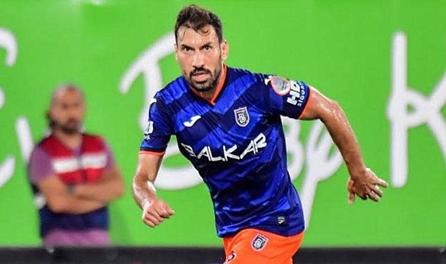 Başakşehir'de Şener Özbayraklı ile yollar ayrıldı