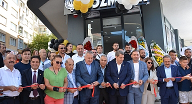 İş, Sanat ve Siyaset Dünyasını Buluşturan Açılış