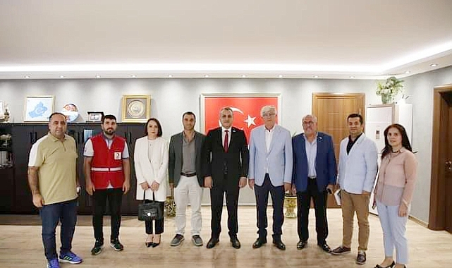 Kızılay'dan Yeni Kaymakama '' hayırlı olsun'' ziyareti.