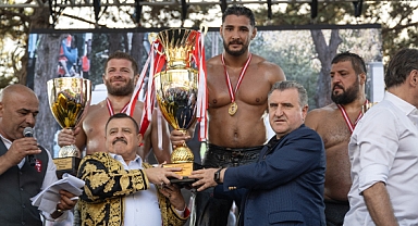 Kocasinan Yağlı Güreşleri'nde zafer Mustafa Taş'ın