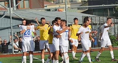 Küçükçekmece Sinopspor tarih yazmaya devam ediyor 