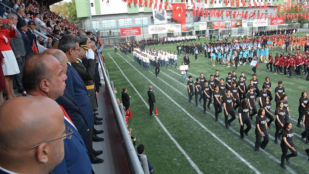 Cumhuriyet'in 100. yılı Küçükçekmece ilçesinde kutlandı