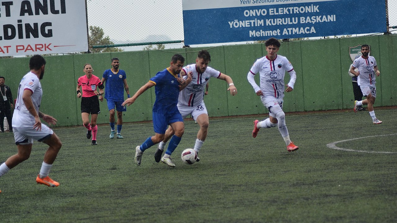 Küçükçekmece Sinopspor ,Mardin 1969 Spor'a takıldı.1-1
