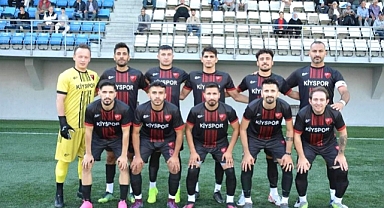Küçükçekmece idmanyurduspor liderin ensesinde