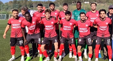 Söğütlüçeşmespor 10 kişiyle kazandı