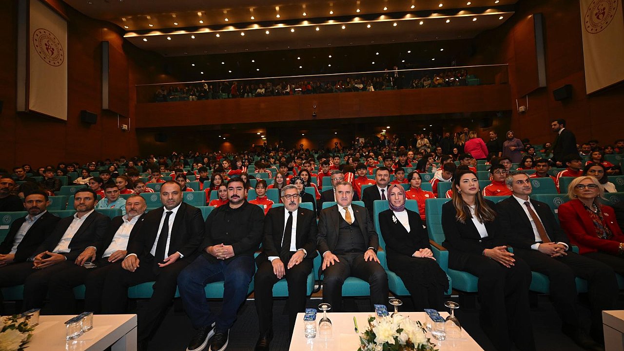 “Deprem Bölgesinde Yaklaşık 800 Bin Vatandaşımız Yurtlarımızda Misafir Oldu