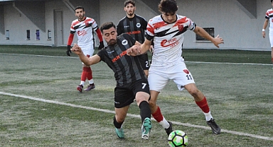 Küçükçekmece İdmanyurdu Liderliğe Ortak Oldu.