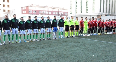Küçükçekmece Yeşilova Esnafspor Lider'in Ensesinde