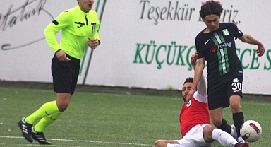 Küçükçekmecespor'un Zirve İnadı Sürüyor