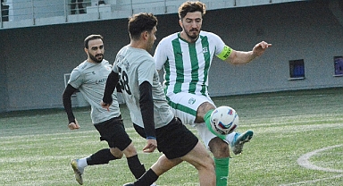 Yeşilova Esnafspor , İstinyespor'u 2-1 ile geçti