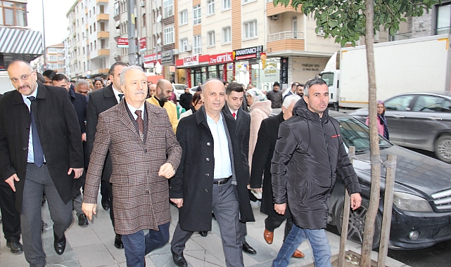 AK Parti'nin Küçükçekmece Belediye Başkan Adayı Aziz Yeniay Halkla Buluştu ve Projelerini Paylaştı