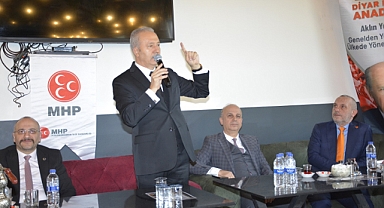 Azizi Yeniay ,MHP Teşkilatının kahvaltısına katıldı.
