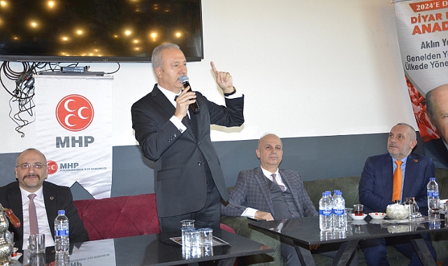 Azizi Yeniay ,MHP Teşkilatının kahvaltısına katıldı.