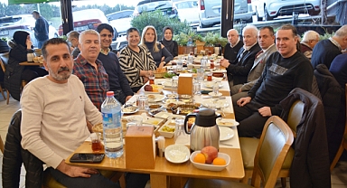 Kemalpaşa Mahallesi Muhtar Adayı Hayriye Arslan'dan Birlik Kahvaltısı