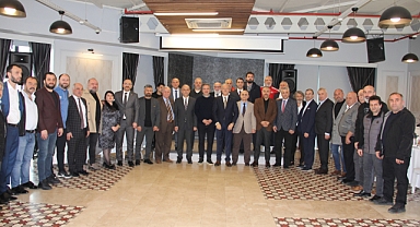 AK Parti Küçükçekmece Belediye Başkan Adayı Aziz Yeniay, Spor Kulüpleriyle Buluştu:VİDEOLU HABER)