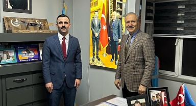 Akparti Küçükçekmece Belediye Başkan Adayı Aziz Yeniay Küçükçekmece Ülkü Ocakları ziyaret etti