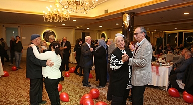 Eskimeyen Çiftlere'14 Şubat' Daveti