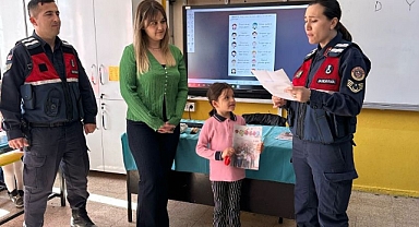Yazdıkları Mektuplarla Jandarmayı Duygulandırdılar