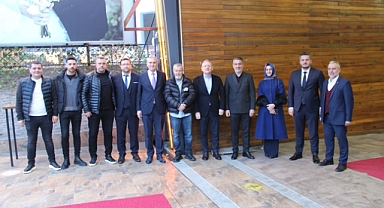Aziz Yeniay Rumeli derneklerin iftarına katıldı