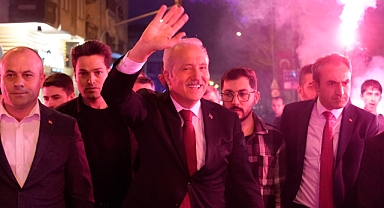 Aziz Yeniay YeşilOva Mah Teşkılat'ın İftarında Seçim Mesajları Verdi