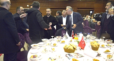 Kastamonulu İftarda Protokol Krizi Yaşandı