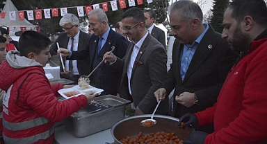 Kızılay Küçükçekmece'de iftar çadırı açtı