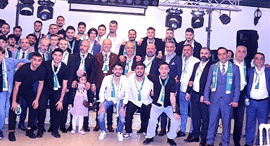Küçükçekmece Yeşilova Esnafspor şampiyonluğu kutladı
