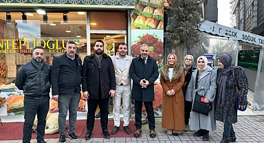 Özel,Cumhur ittifakı Bayrağını Belediye Dikeceğiz
