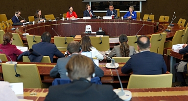 CHP Lideri Özgür Özel, AKPM İlkbahar Oturumunda Konuştu: “Bütün Krizlerin Üstesinden Gelebilecek Güçlü İradeye Sahibiz”