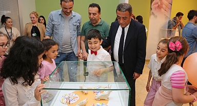 Mustafa, yeteneğiyle sanatseverlerden tam not aldı.