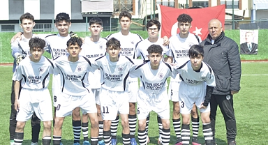 Şampiyon Sultanmuratspor U15 kupasını aldı