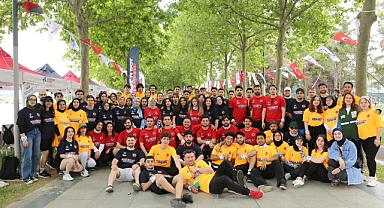 Dragon Boat yarışları takımların kıyasıya mücadelesine sahne oldu.