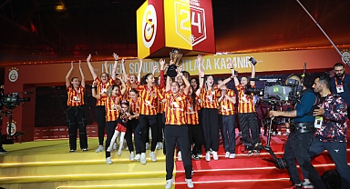 Galatasaray Şampiyonluk Kupalarını Aldı
