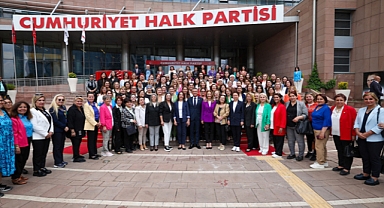 Özel Partili Kadınlarla Bir Araya Geldi
