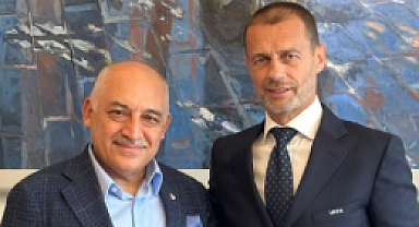 UEFA Başkanı Čeferin, TFF Başkanı Büyükekşi'yi Tebrik Etti