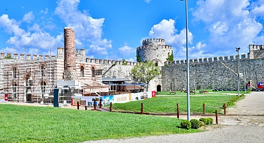 Yedikule Hisarı bu yılki turizm sezonunun açılışına ev sahipliği yaptı