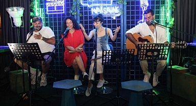 Anadolu Efes Pub-Up Mavi Sahne’nin üçüncü sezon finali Mersin’de gerçekleşti 