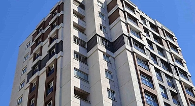 Küçükçekmece'de Sauna Yangını Paniğe Yol Açtı: Binada Yaşayan Vatandaşlar Tahliye Edildi