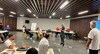 UEFA Pro Lisans Antrenör Eğitim Programı'nın İletişim Modülü Başladı