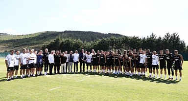 Başkan Hasan Arat ve Yönetim , Futbol A Takıma Başarılar Diledi