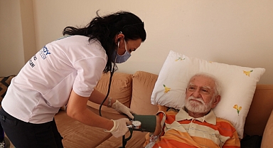 Evde Sağlık' hizmetleri devam ediyor. 