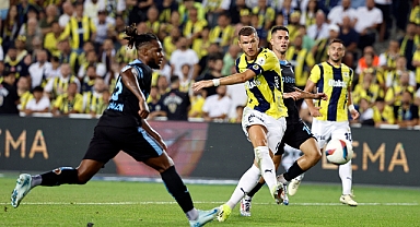 Fenerbahçe lige Adana Demirspor galibiyetiyle başladı