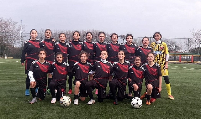 Küçükçekmece İdmanyurdu Spor kadın futbol takımı örnek olacak