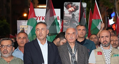 Ümraniye’de binlerce vatandaş, Filistinli şehitler anısına yürüyüş yaptı.