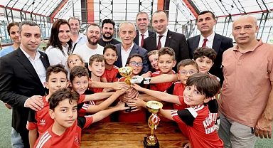 Zafer Bayramında Miniklerin futbol coşkusu