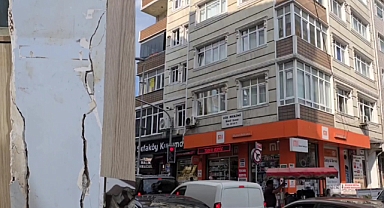 Küçükçekmece Sefaköy'de Tehlikeli Çanları: Bina Çökme Riski Taşıyor.Ana Kolonlar Patladı