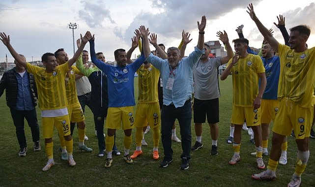 Küçükçekmece Sinopspor 3 puanla tanıştı