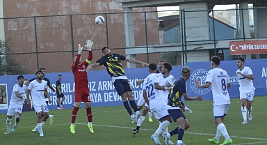 Küçükçekmece Sinopspor ,Rize Pazarspor ile 1-1 berabere kaldı